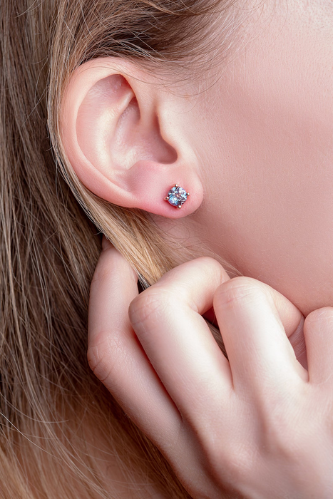 Vintage Alexandrite earrings, Alexandrite earrings for women, Minimalist stud earrings, brilliant cut Alexandrite earrings, gemstone jewelry